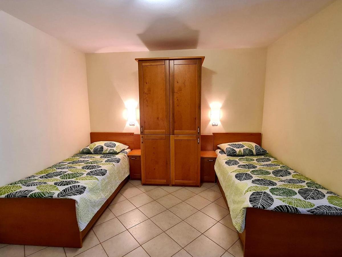 Guest House Kocanija Ilirska Bistrica Exteriör bild
