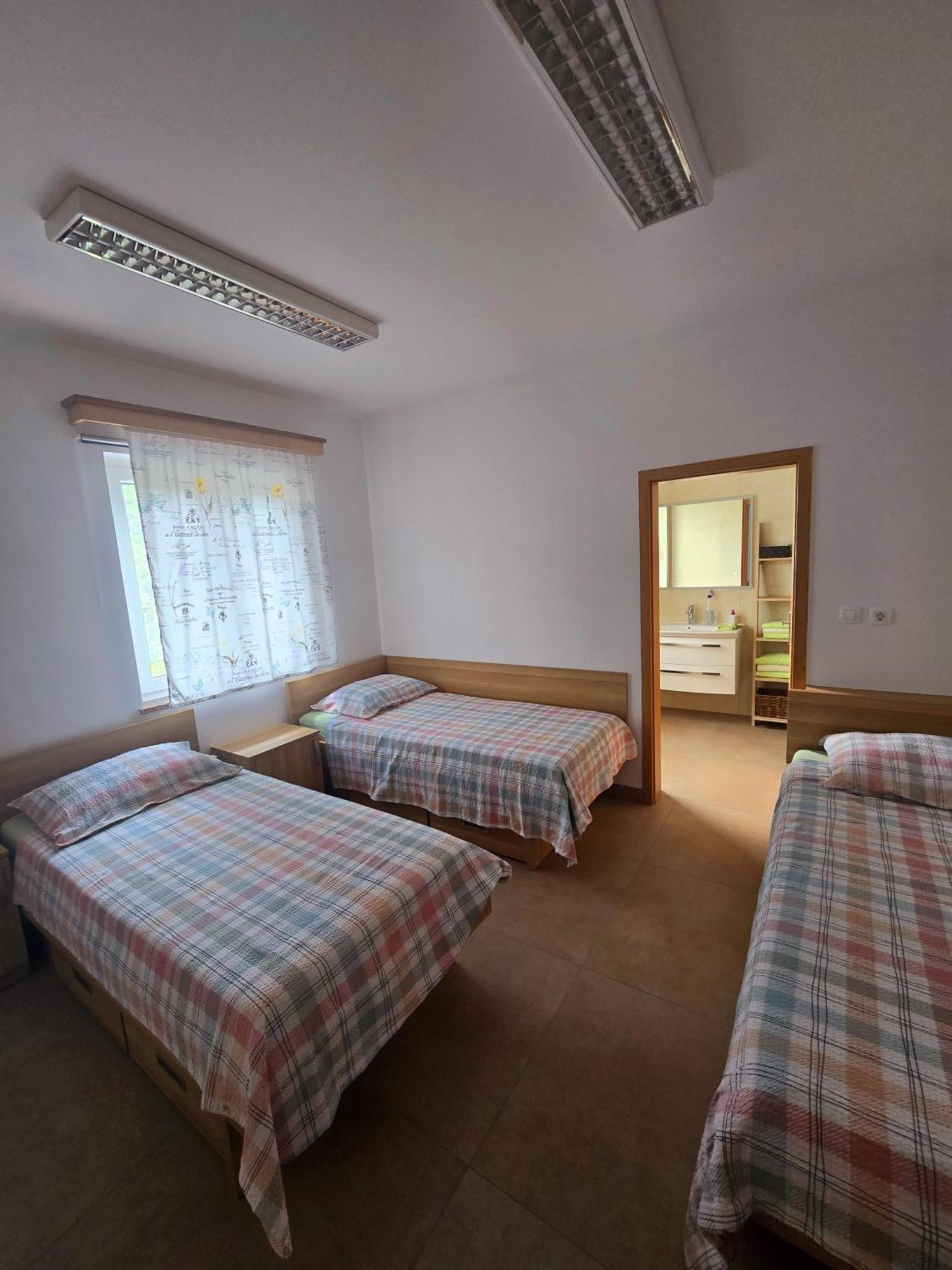 Guest House Kocanija Ilirska Bistrica Exteriör bild